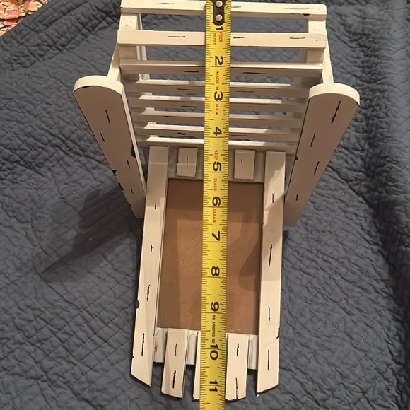 Distressed white beach chair picture frame - Picture 13 of 13